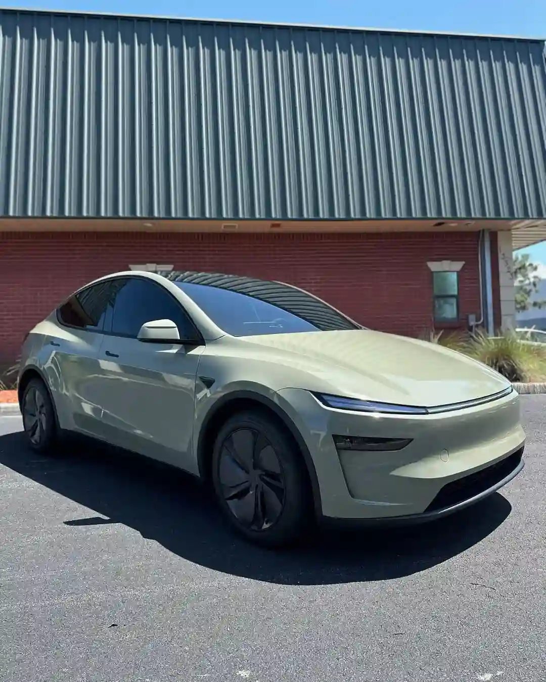 Tesla auto wraps in Tampa, FL